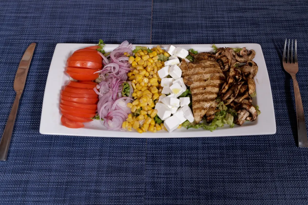 Mixed plate with vegetables at Miki's Food & Bar Trogir