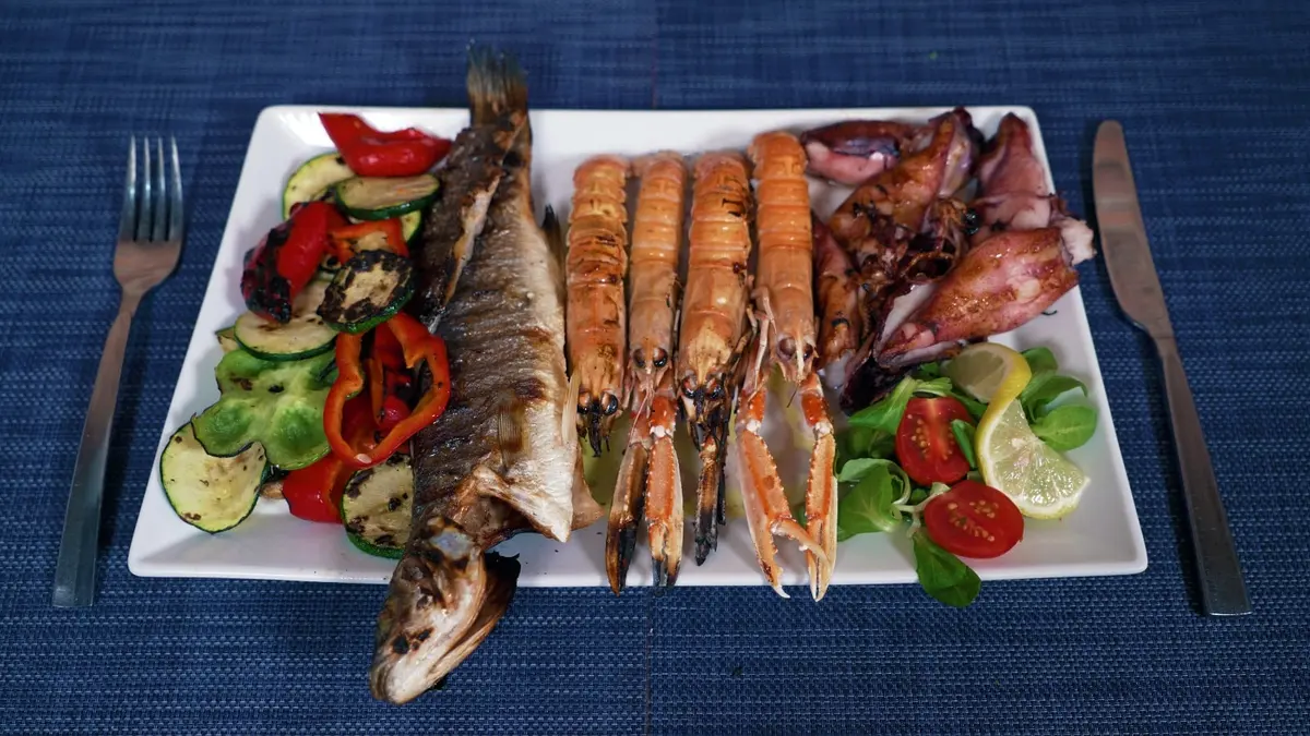 Miki's Food & Bar seafood plate in Trogir old town