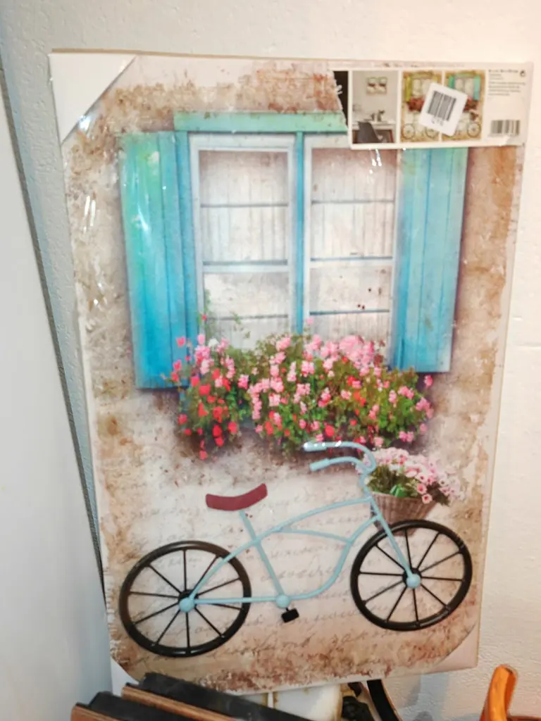 Old town window, flowers and bicycle detail near Miki's Food & Bar Trogir